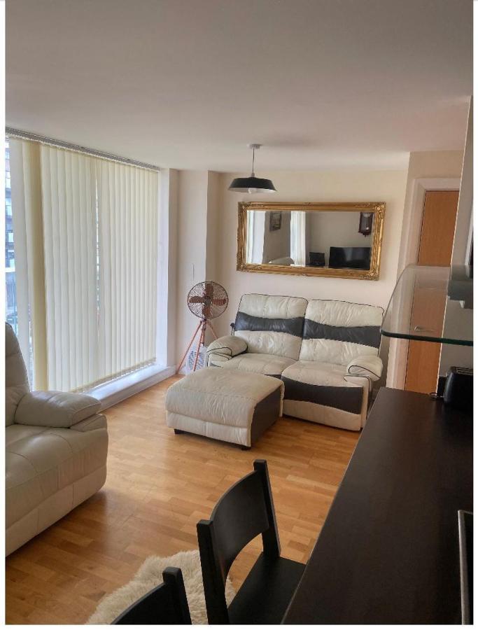 Lovely 2Br Apartment W/ City View London Eksteriør billede