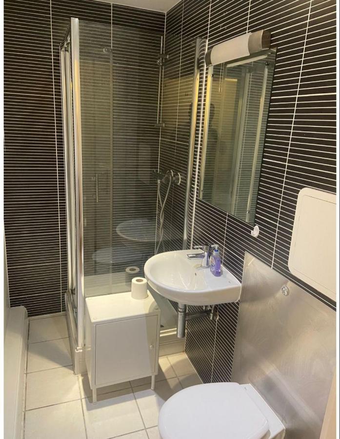 Lovely 2Br Apartment W/ City View London Eksteriør billede
